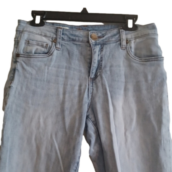 𝅺light wash Kut from The kloth Reese ankle straight leg jeans, size 8. - Picture 10 of 11